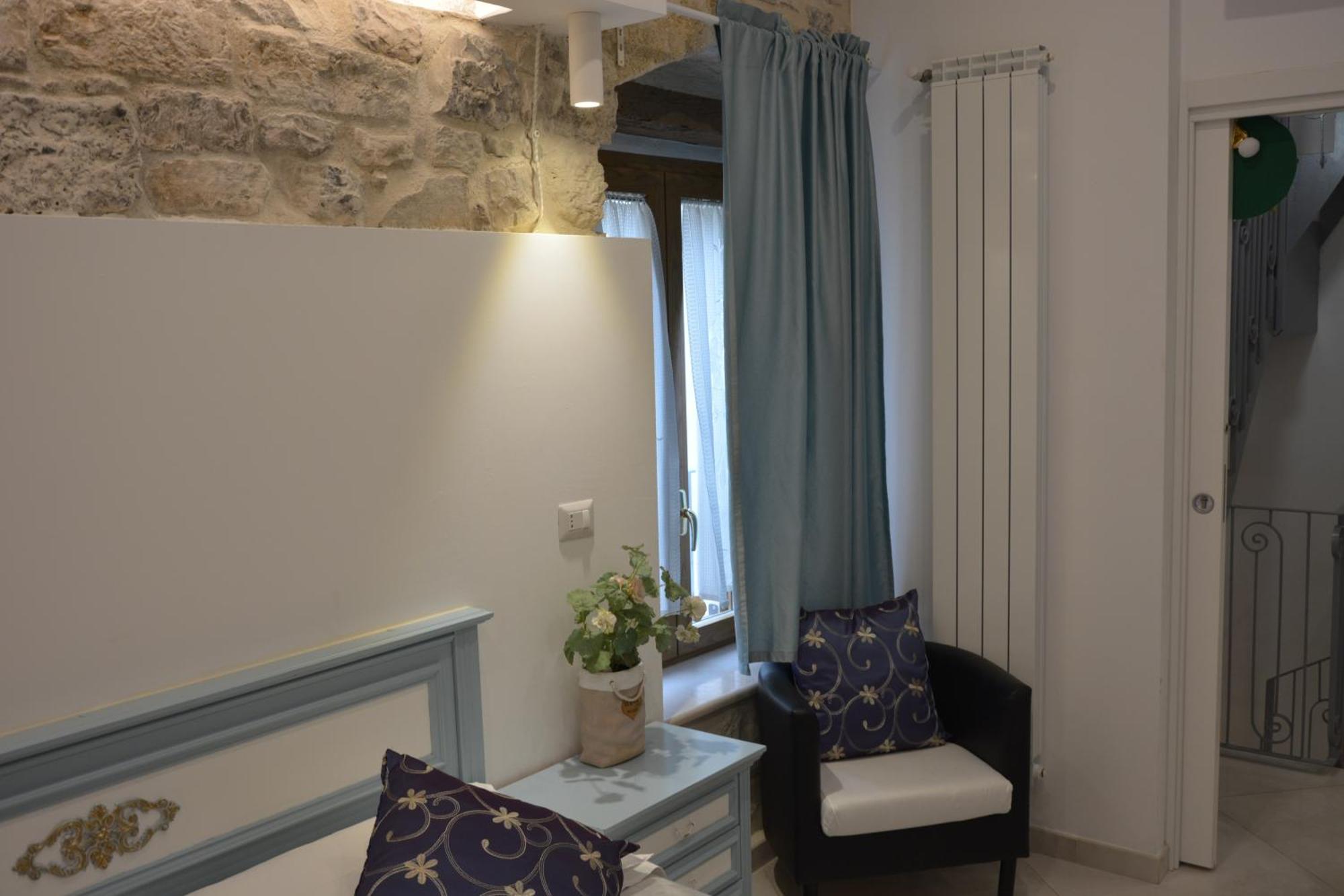 Dimora Del Carmine Hotell Bari Exteriör bild